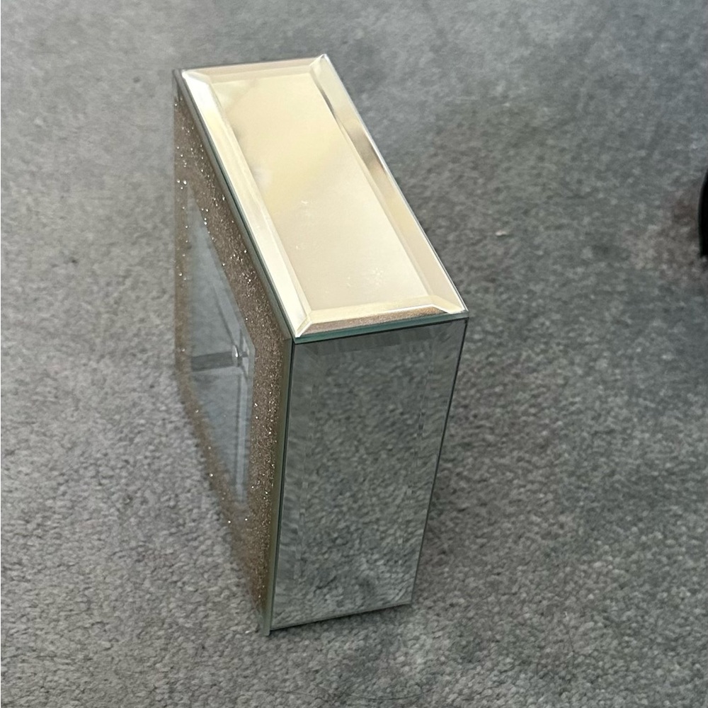 Small Mirrored Gold/Silver Glitter Clock - Picture 3 of 8